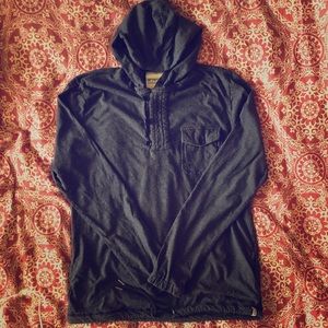 Ezekiel Long sleeve hooded pull over